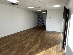 15306 N US Highway 69, Pollok, TX à louer Photo intérieure- Image 2 de 11