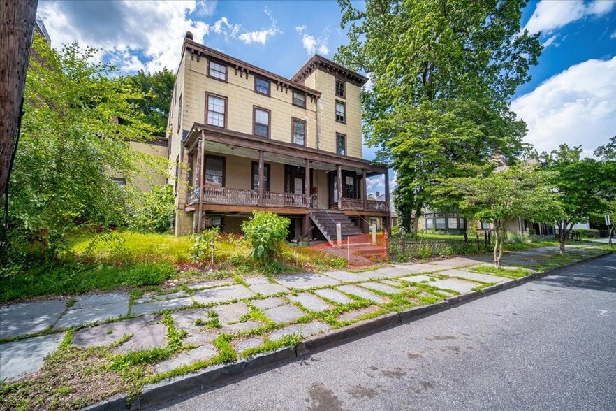 73 Grand St, Newburgh, NY for sale - Building Photo - Image 2 of 10