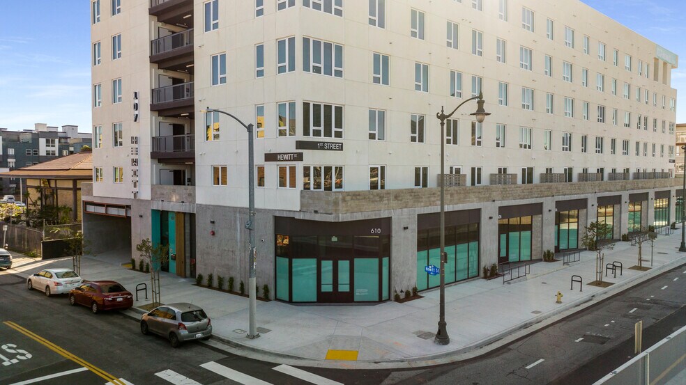 107 S Hewitt St, Los Angeles, CA à louer - Photo du bâtiment - Image 3 de 92