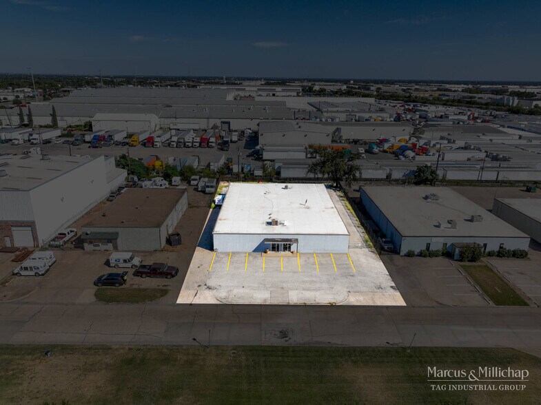 614 Easy St, Garland, TX à vendre - Photo du bâtiment - Image 2 de 6