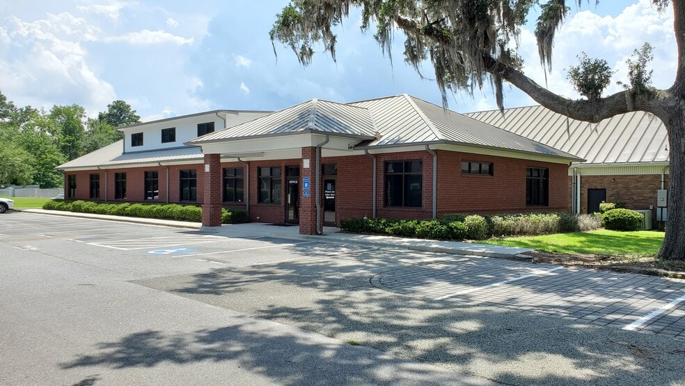 621 Stephenson Ave, Savannah, GA for sale - Primary Photo - Image 1 of 17