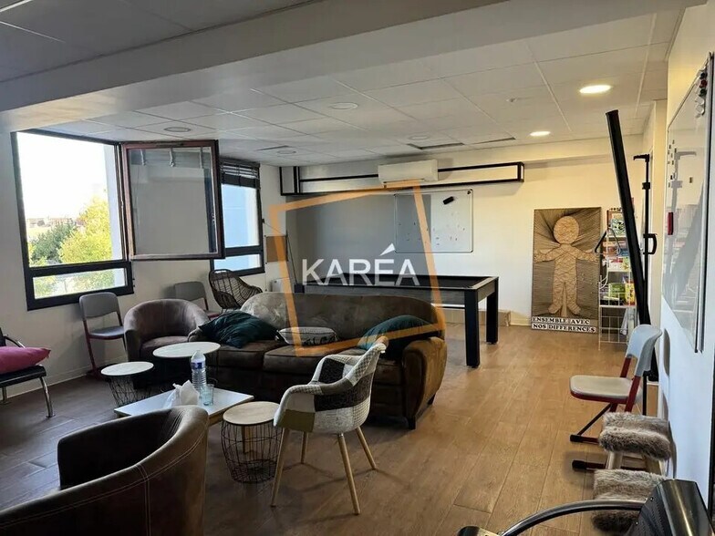 Bureau dans Mareuil-lès-Meaux à louer - Photo intérieure - Image 2 de 5