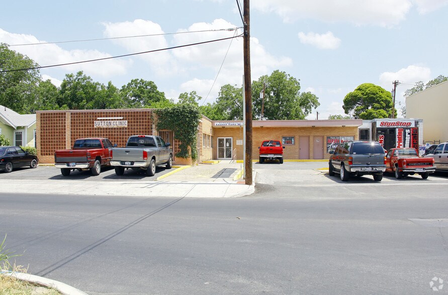 711 Kirk Pl, San Antonio, TX à vendre - Photo du bâtiment - Image 2 de 2