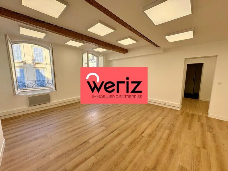 Office in Marseille for lease - Interior Photo - Image 3 of 5