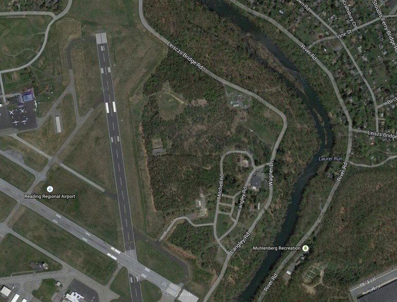 Aviation Rd & Leisczs Bridge Rd, Reading, PA à vendre - Photo du bâtiment - Image 1 de 3