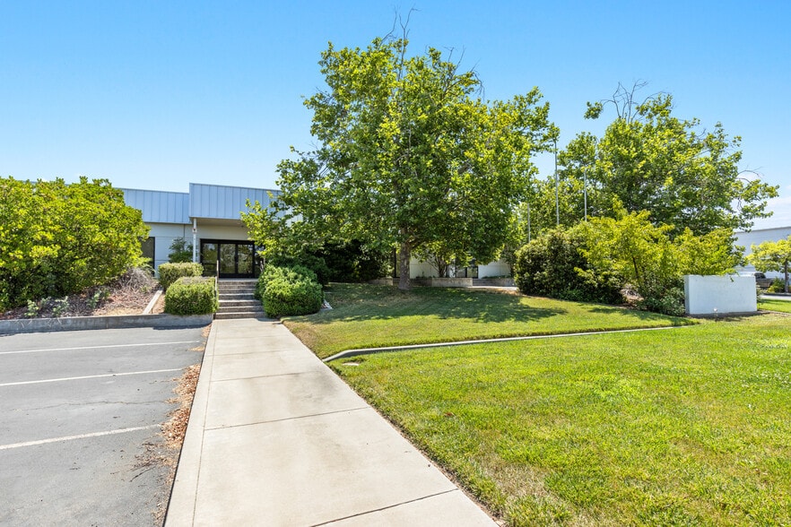 13434 Browns Valley Dr, Chico, CA for lease - Building Photo - Image 1 of 6