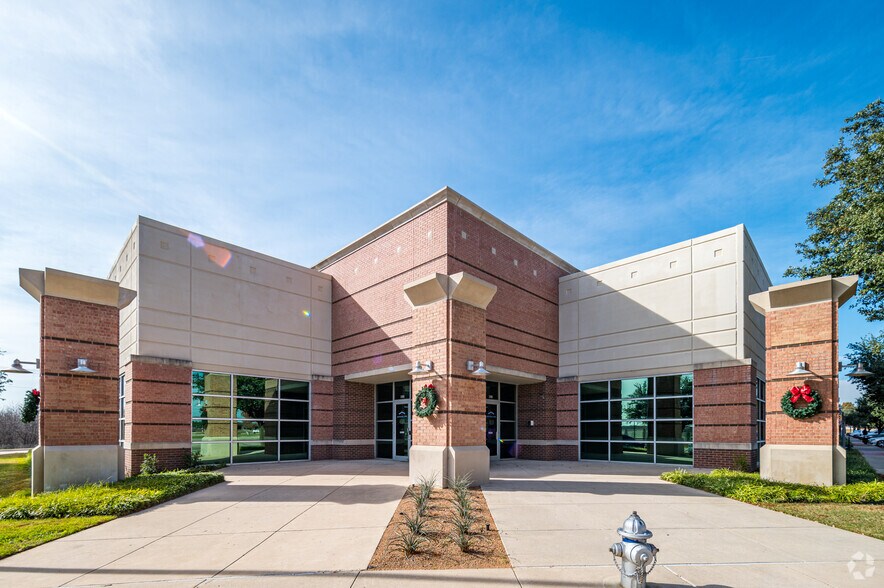 7501 Esters Blvd, Irving, TX à louer - Photo du bâtiment - Image 2 de 4
