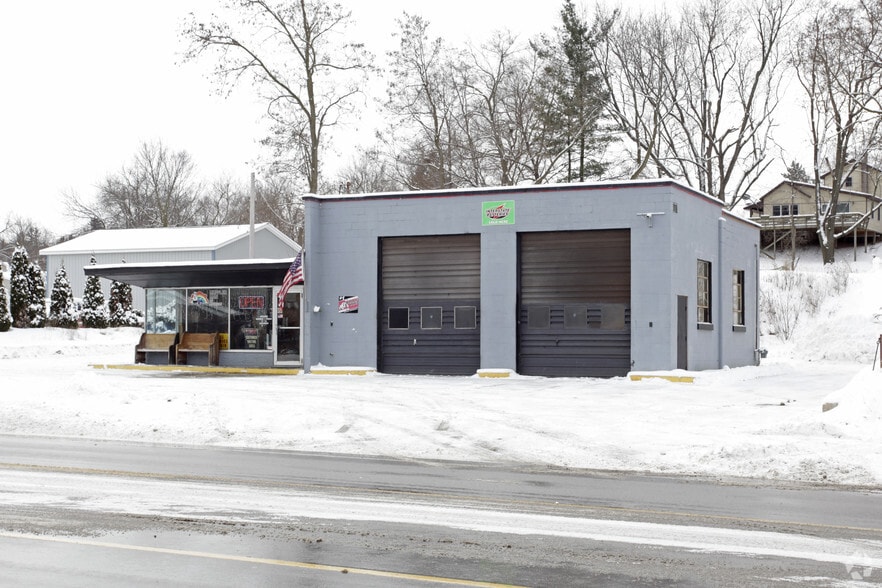 738 E Grand River Ave, Portland, MI for sale - Primary Photo - Image 1 of 2