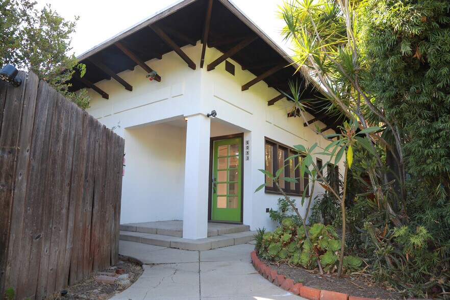 6043-6053 Selma Ave, Los Angeles, CA à vendre - Photo du bâtiment - Image 2 de 16