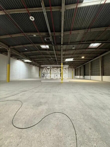 Flex in Rosny-sous-Bois for lease - Building Photo - Image 2 of 8