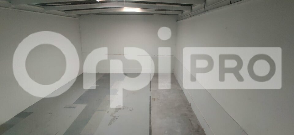Flex in Bondoufle for lease - Interior Photo - Image 3 of 8