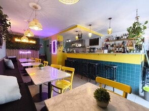 Retail in Barcelona, Barcelona for lease Interior Photo- Image 2 of 18
