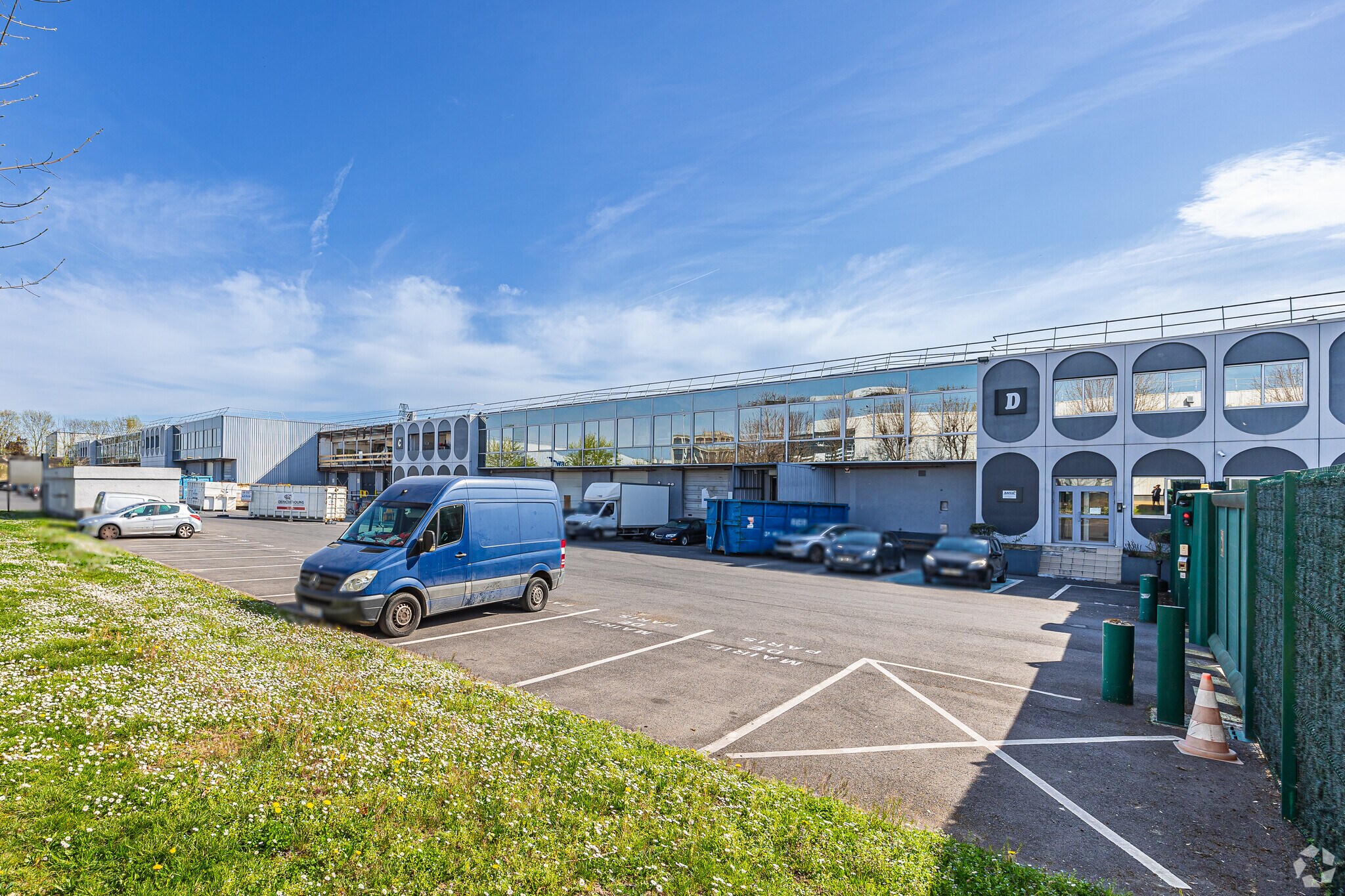 103 Rue Charles Michels, Saint-Denis for lease Primary Photo- Image 1 of 3