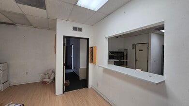 420 N Garfield Ave, Monterey Park, CA à louer Photo du bâtiment- Image 2 de 11