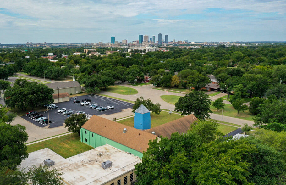 1000 Bonnie Brae Ave, Fort Worth, TX à vendre - Photo du bâtiment - Image 1 de 1