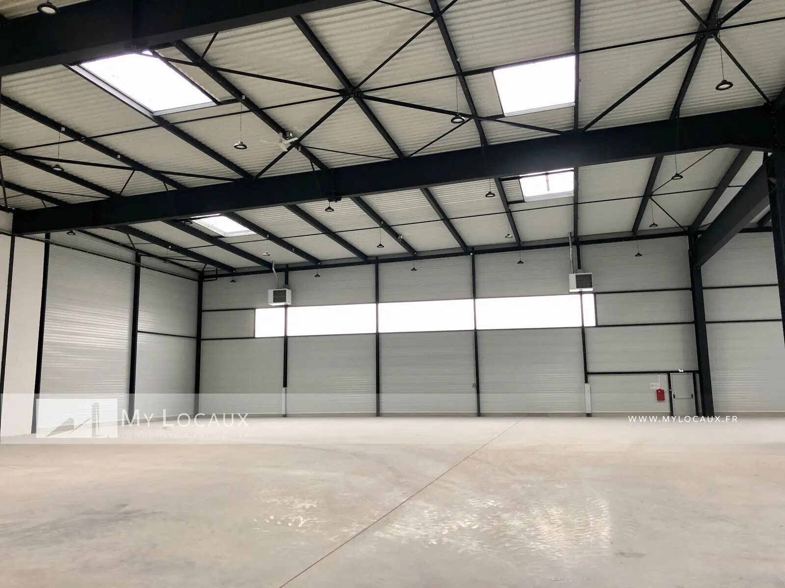 Local d'activités dans Groslay à vendre Photo intérieure- Image 1 de 34