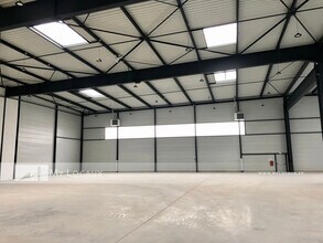 Local d'activités dans Groslay à vendre Photo intérieure- Image 1 de 34