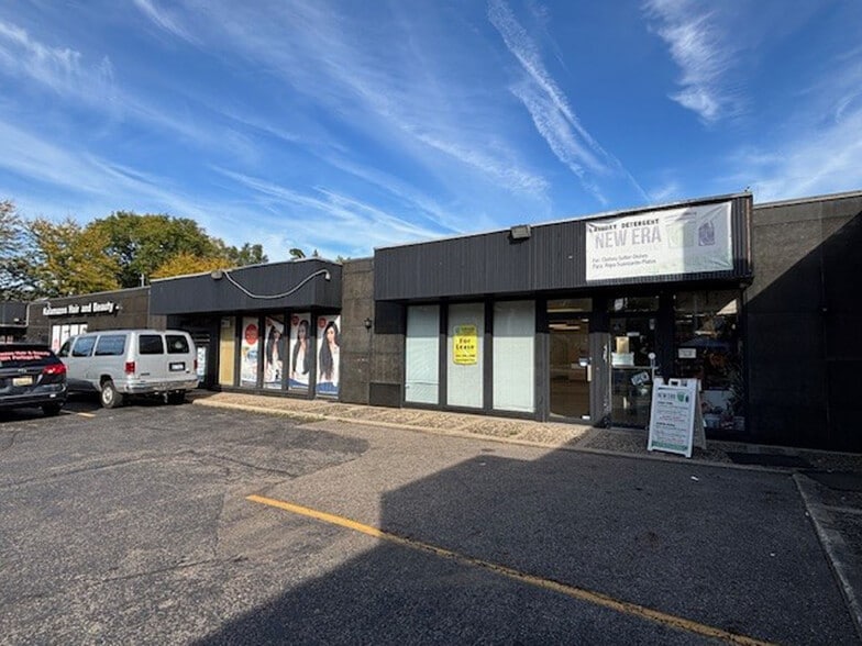 1601-1613 Portage St, Kalamazoo, MI for lease - Building Photo - Image 2 of 15