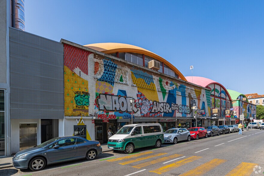 Commerce de détail dans Madrid, Madrid à louer - Photo du bâtiment - Image 2 de 3