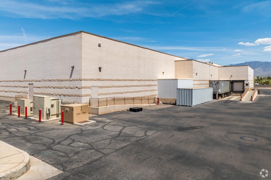 330 N Sandhill Blvd, Mesquite, NV for lease - Building Photo - Image 2 of 4