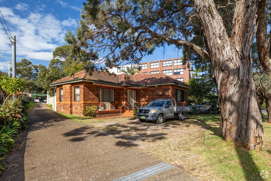 328 Taren Point Rd, Caringbah for sale - Building Photo - Image 1 of 5