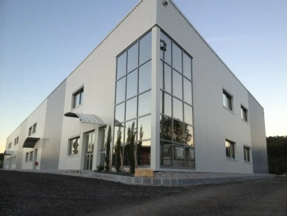 Flex in Vourles for lease Building Photo- Image 1 of 10