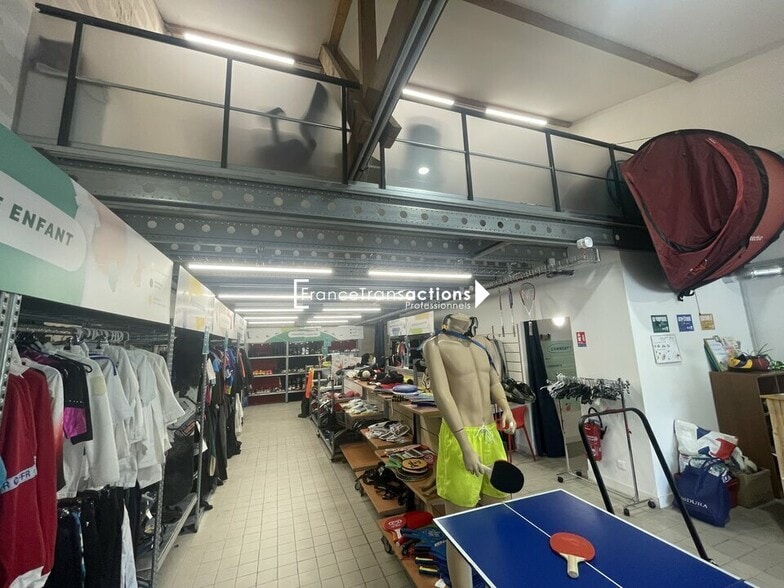 10 Rue Du Général Giraud, Toulouse for lease - Interior Photo - Image 2 of 5