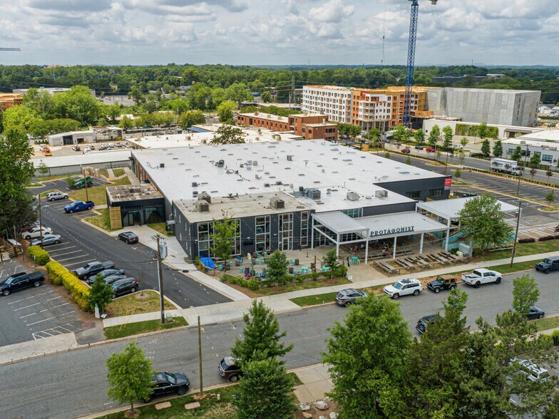 227 Southside Dr, Charlotte, NC à louer - Photo du bâtiment - Image 1 de 31