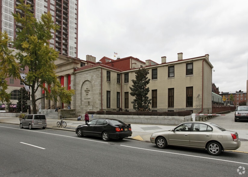 320 S Broad St, Philadelphia, PA for lease - Building Photo - Image 2 of 5