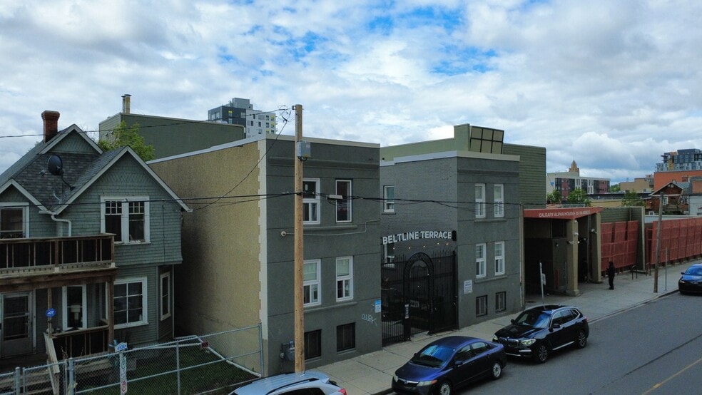 215 15th Ave SE, Calgary, AB for sale - Building Photo - Image 2 of 7