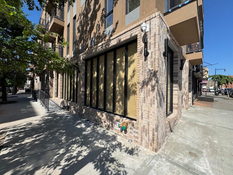 590 Bushwick Ave, Brooklyn, NY à louer - Photo du bâtiment - Image 3 de 3