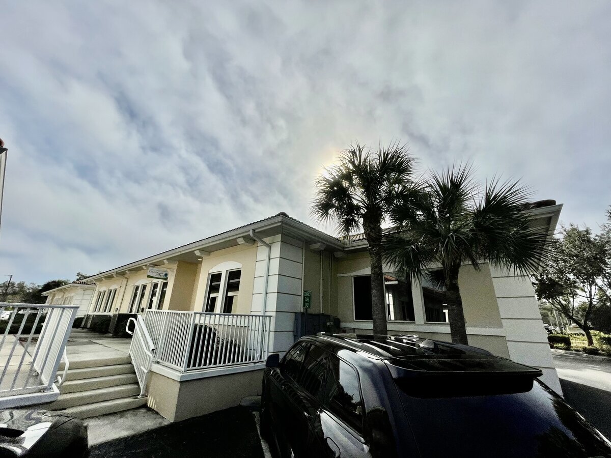 25074 Olympia Ave, Punta Gorda, FL à vendre Photo du bâtiment- Image 1 de 1