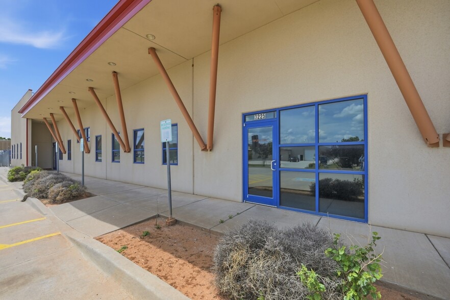 3225 Melcat Dr, Oklahoma City, OK for sale - Building Photo - Image 3 of 12