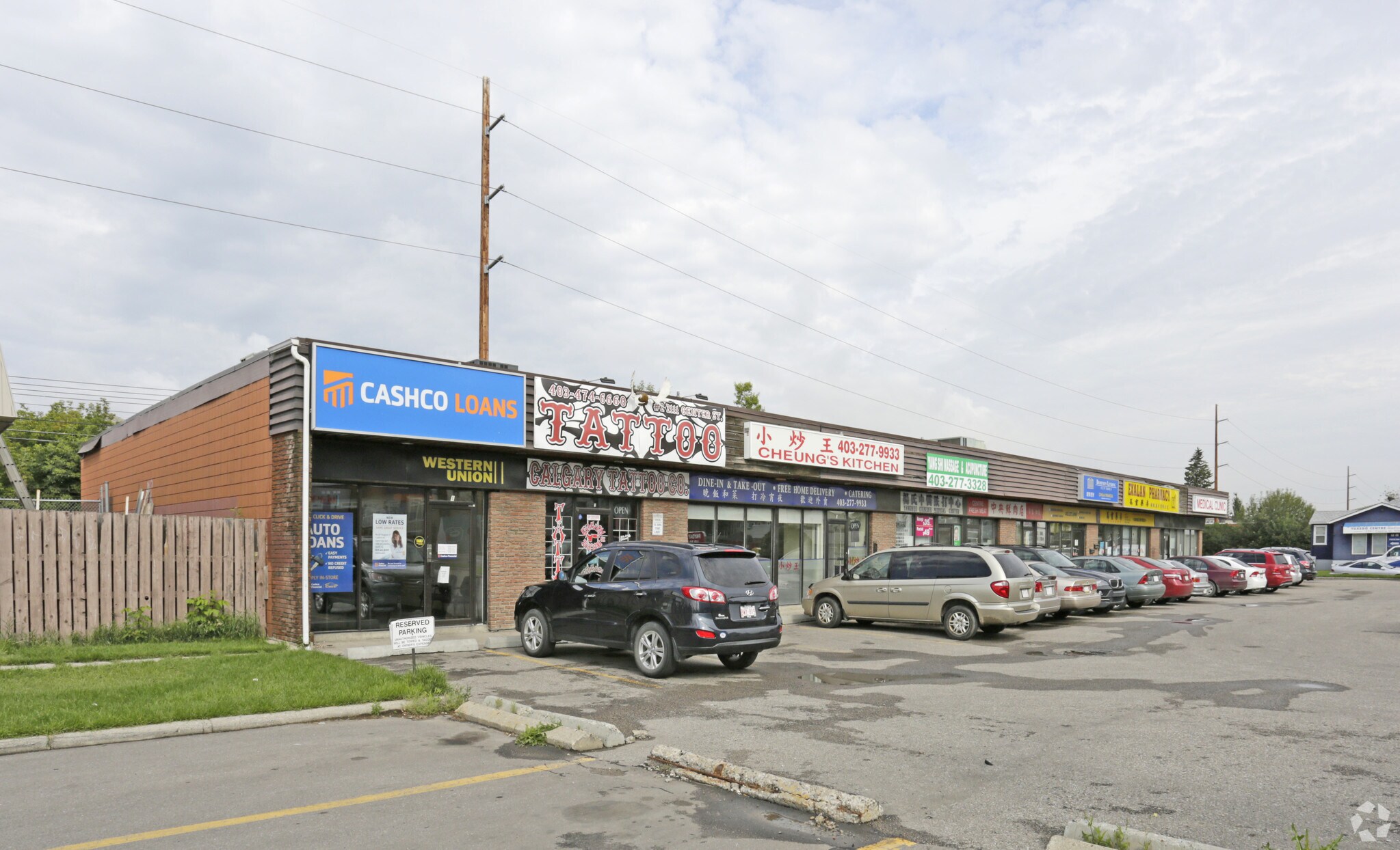 2111 Centre St NW, Calgary, AB à vendre Photo principale- Image 1 de 1