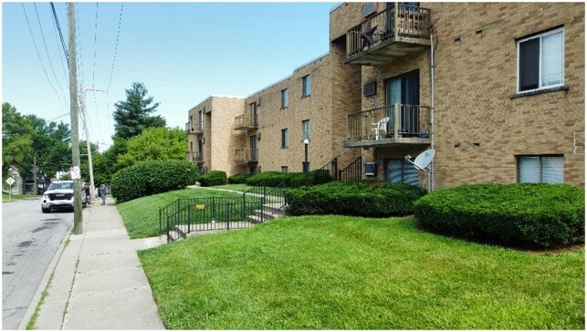 3204 Mozart Ave, Cincinnati, OH à vendre - Photo du bâtiment - Image 3 de 28