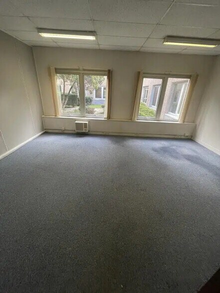 Industriel dans Trappes à louer - Photo du bâtiment - Image 3 de 25