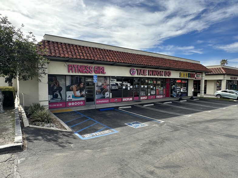 4304-4392 Cochran St, Simi Valley, CA for lease - Building Photo - Image 1 of 12