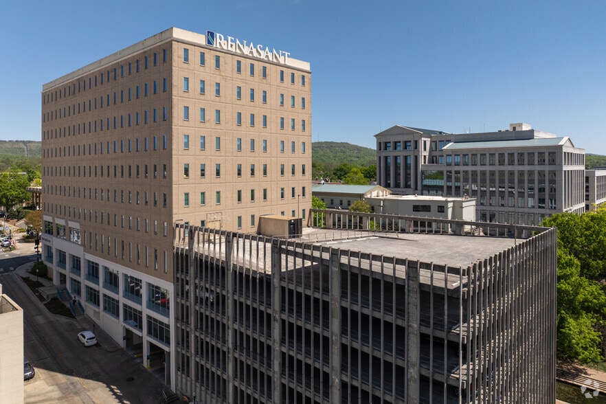 200 Westside Sq, Huntsville, AL for lease - Building Photo - Image 2 of 10