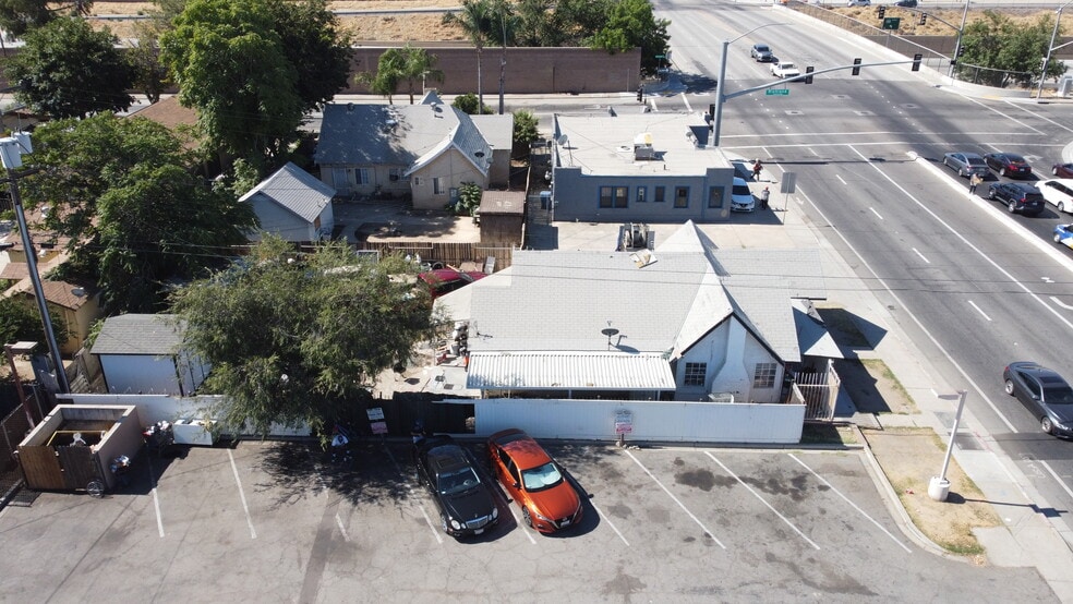 1428 Richland St, Bakersfield, CA à vendre - Aérien - Image 2 de 20
