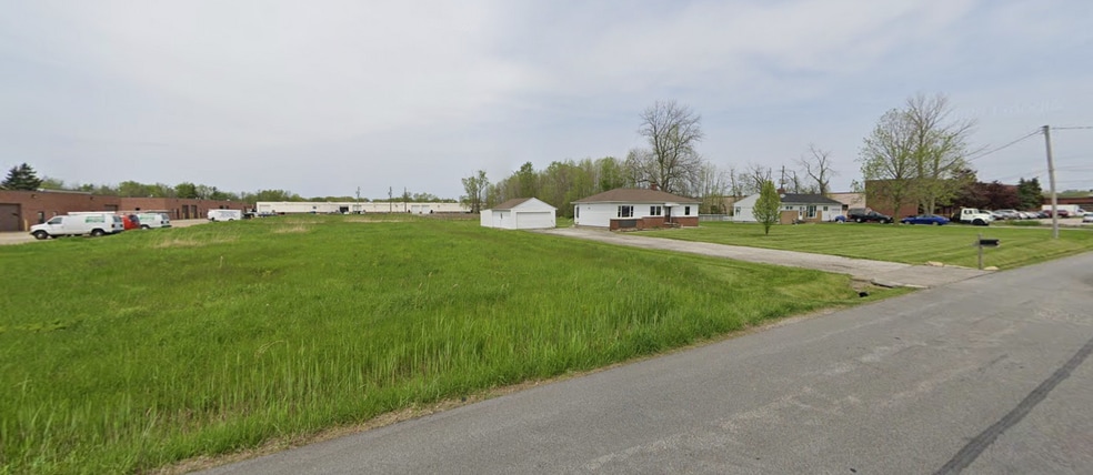 7459 Clover Ave, Mentor, OH à vendre - Photo du bâtiment - Image 3 de 4