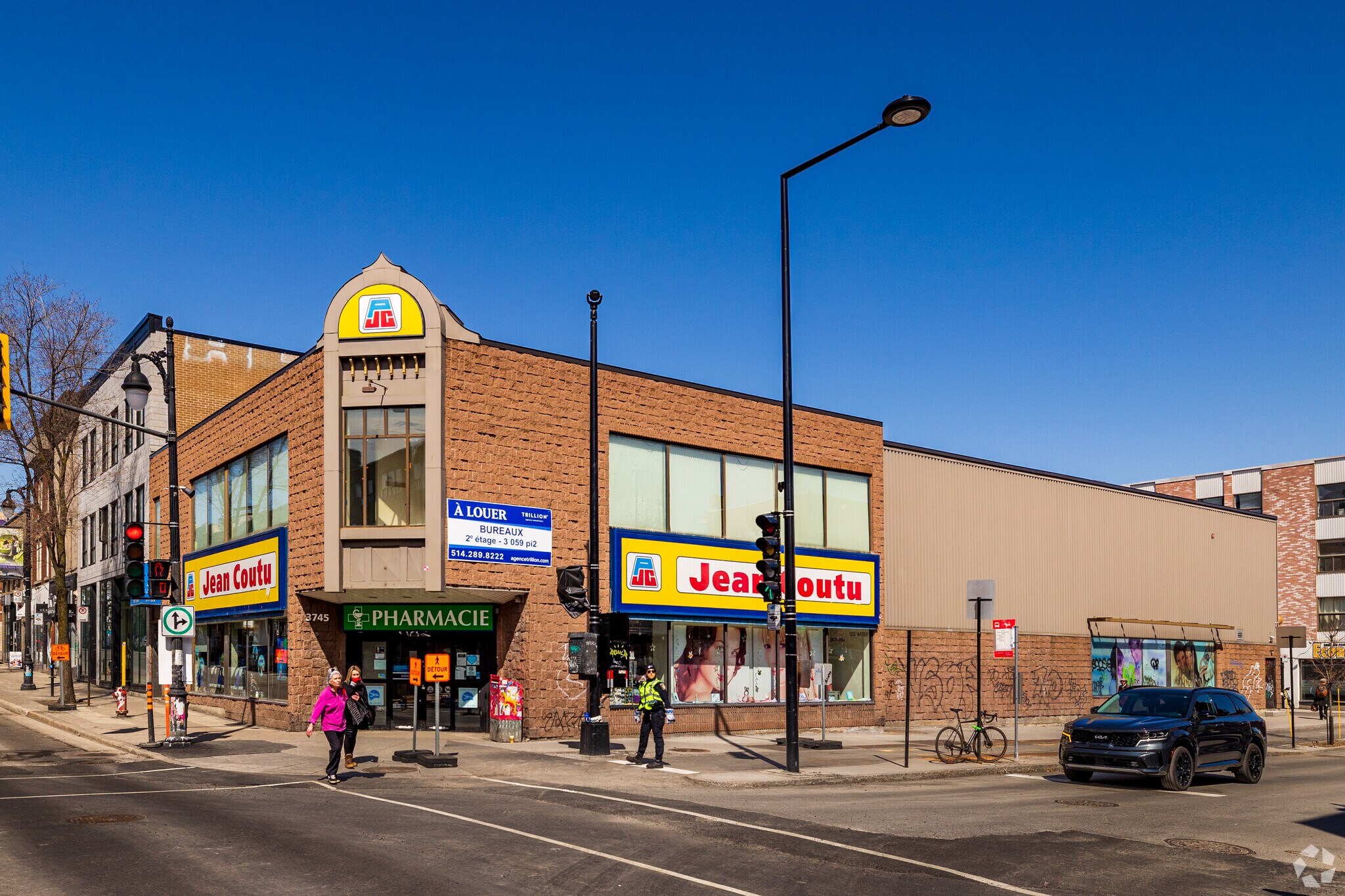3745-3755 Boul Saint-Laurent, Montréal, QC for sale Primary Photo- Image 1 of 1