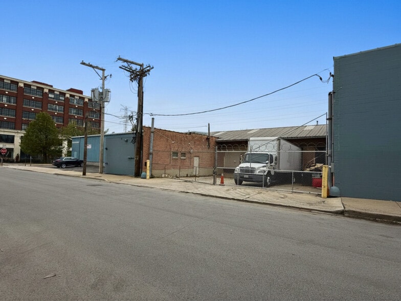 2627 W Washington Blvd, Chicago, IL for lease - Building Photo - Image 2 of 5