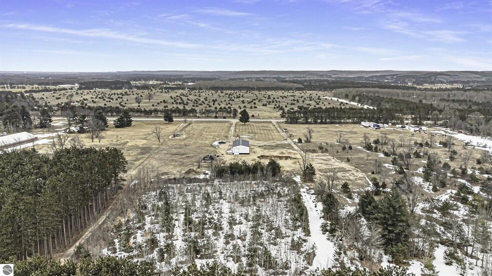 7348 M-66, Mancelona, MI à vendre - Photo principale - Image 1 de 1