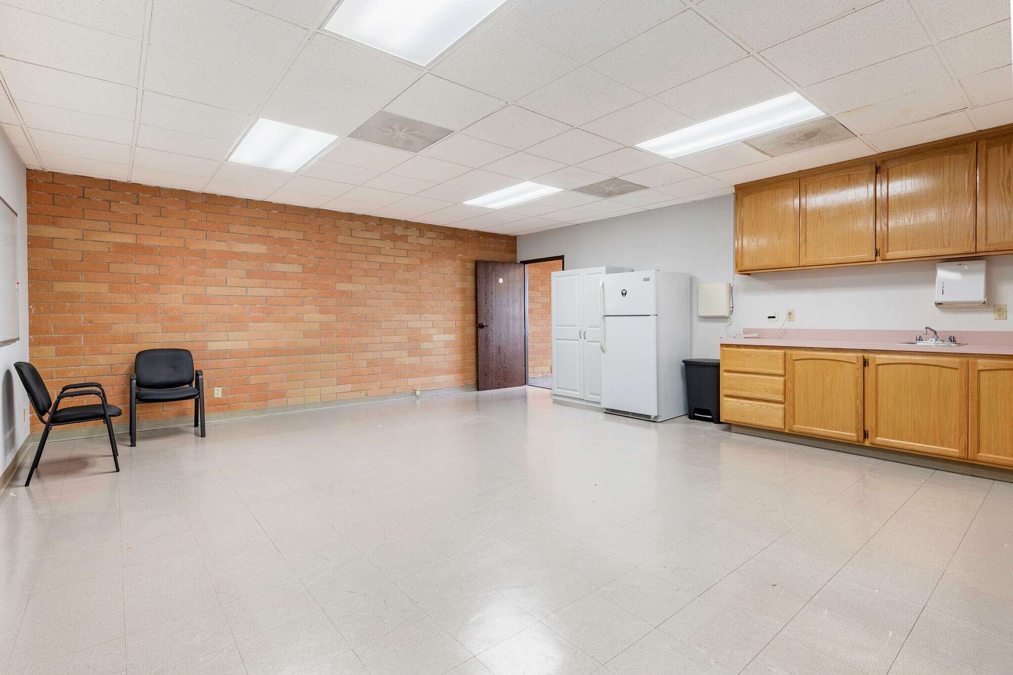 1982-1984 Obispo Ave, Signal Hill, CA for lease Interior Photo- Image 1 of 5