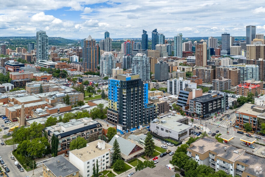 615 17 Ave SW, Calgary, AB for lease - Aerial - Image 2 of 3