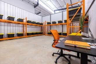 1027 Outpost Dr, Conroe, TX for lease Interior Photo- Image 1 of 8