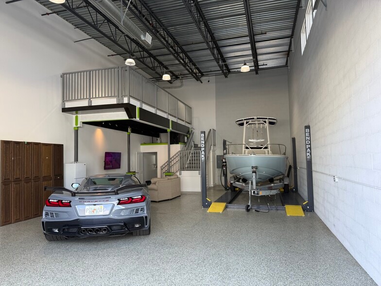 861 NE Industrial Blvd, Jensen Beach, FL for lease - Building Photo - Image 3 of 13