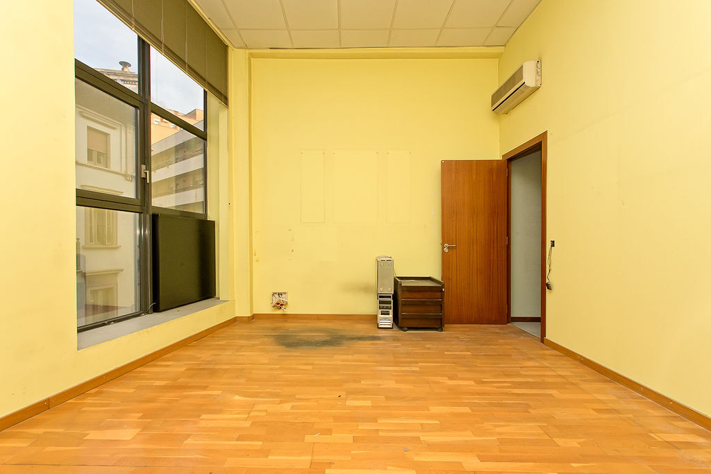 Manresa, BAR 08242 - Unité 1 - - Photo intérieure - Image 1 of 33