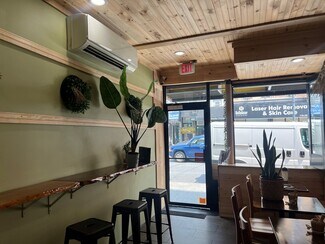 Plus de détails pour 685 Manhattan Ave, Brooklyn, NY - Commerce de détail à louer