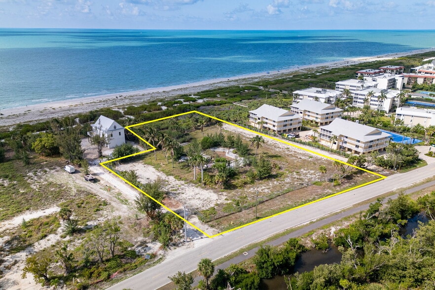 555 E Gulf Dr, Sanibel, FL for sale - Building Photo - Image 3 of 13